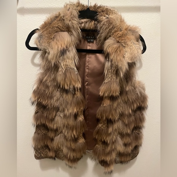 SOLD❤️ THEORY Hanalee Fur Vest Genuine Real Rabbit Fur Beige Tan - Picture 2 of 11